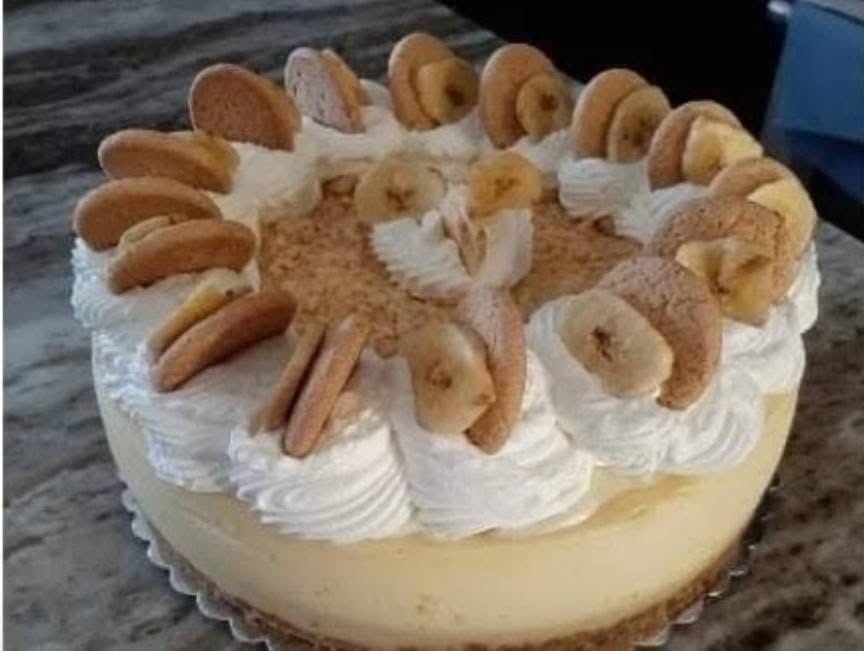 Banana pudding cheesecake with nilla wafers